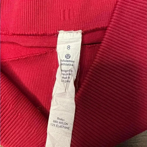 Lululemon Zone In Tight Cranberry Size 8 - Picture 4 of 4